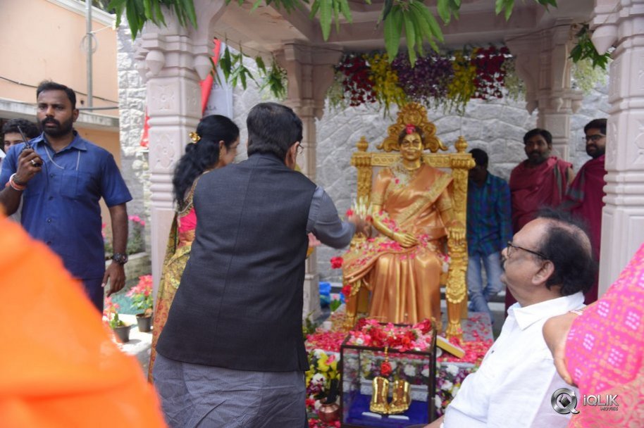 Celebs-at-Vijaya-Nirmala-Garu-Statue-Inauguration